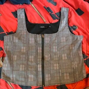 Torrid zip up vest